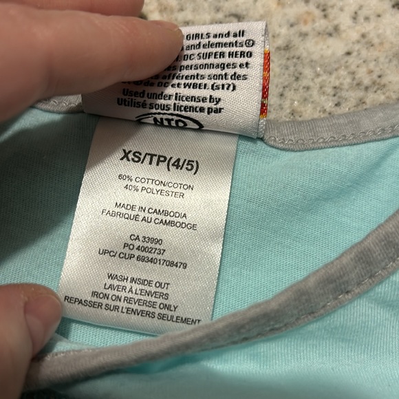 10/$30 DC Supergirl Sequin Tshirt - Picture 5 of 6